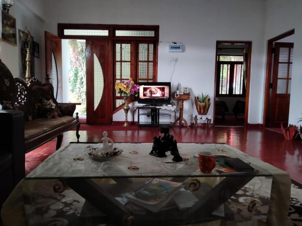 La Rose Guest House نوفارا إيلِيا المظهر الخارجي الصورة
