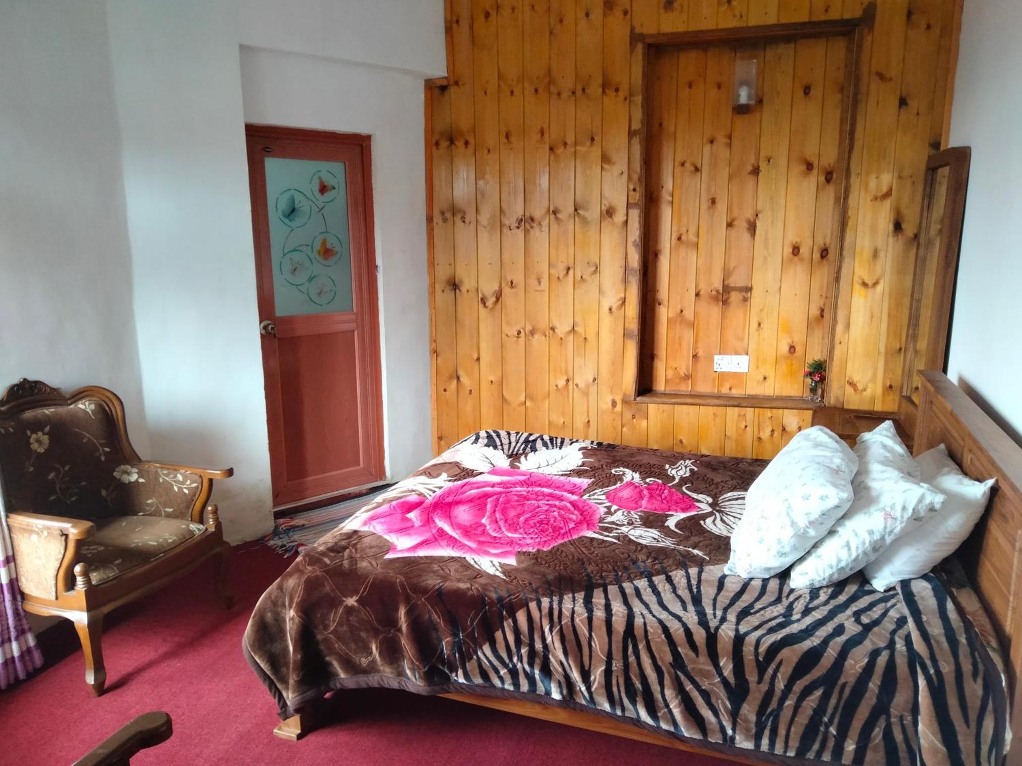 La Rose Guest House نوفارا إيلِيا الغرفة الصورة