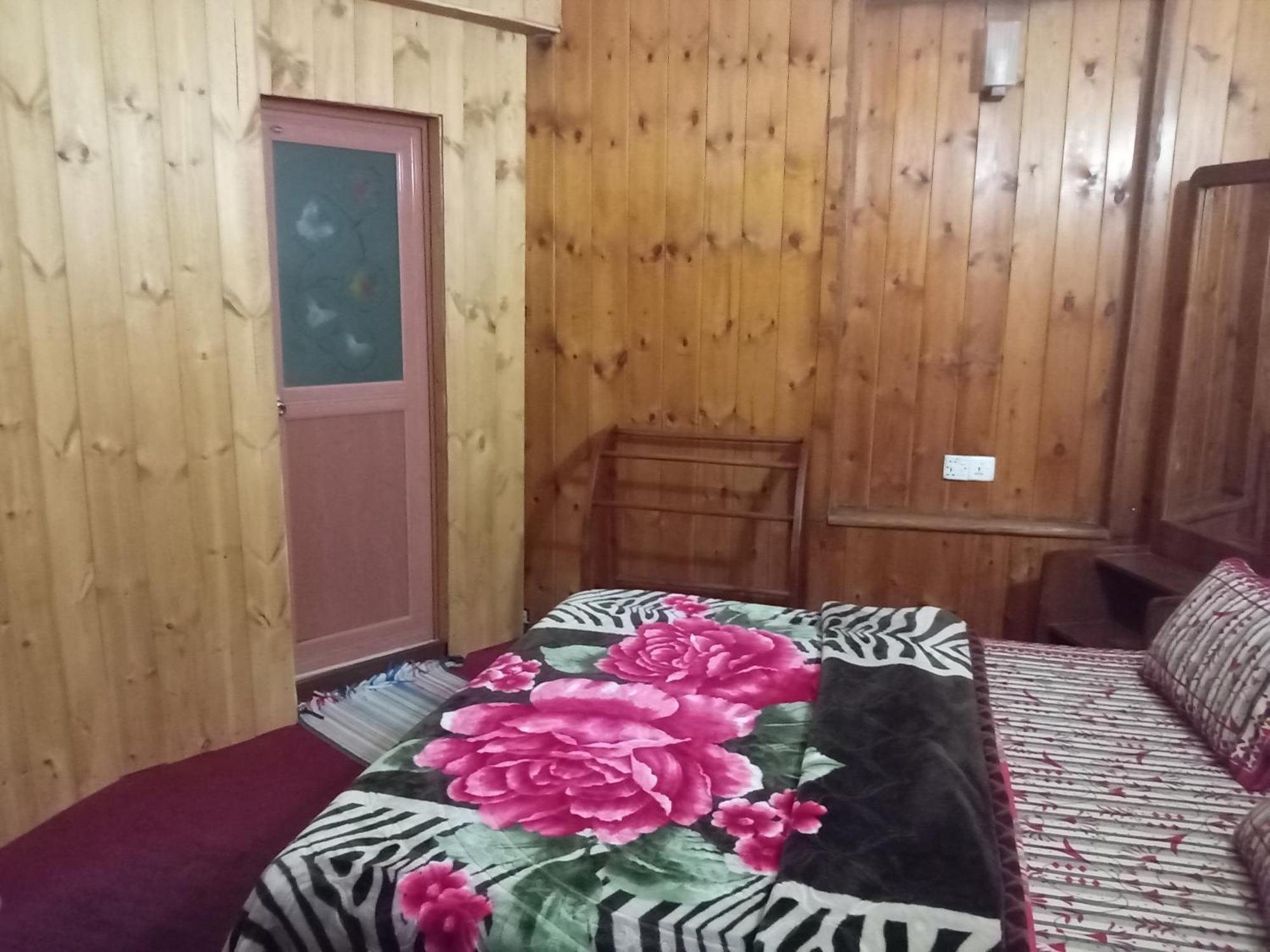 La Rose Guest House نوفارا إيلِيا المظهر الخارجي الصورة