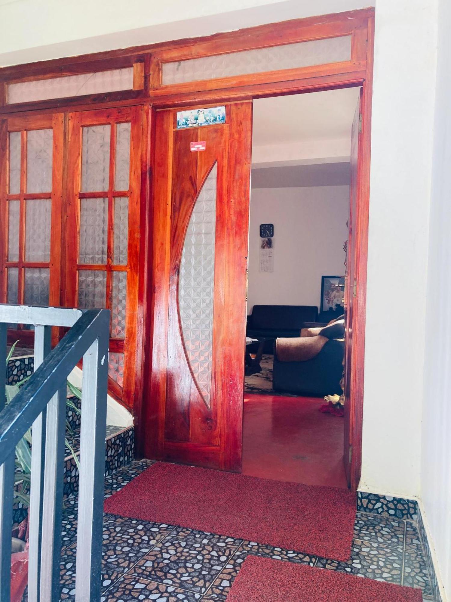 La Rose Guest House نوفارا إيلِيا المظهر الخارجي الصورة
